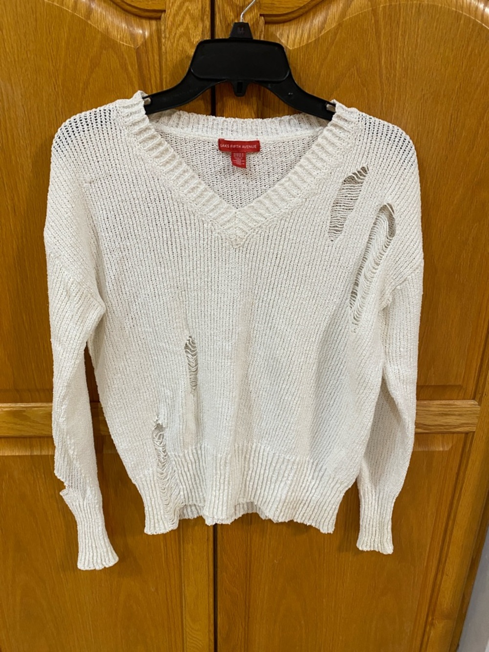Saks Fifth Avenue Brand White Distressed V-Neck Y2K Sweater. Size XS.